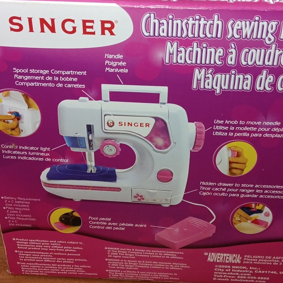 Singer Chainstitch Sewing Machine NIB - Picture 4 of 4